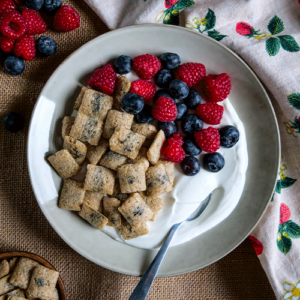 BOL CÉRÉALES FOURRÉES NUTRISCORE A FRAMBOISE MYRTILLE FRUITS ROUGES